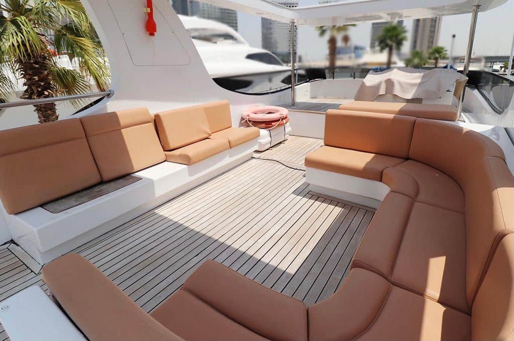 80ft. Yacht Rental in Dubai